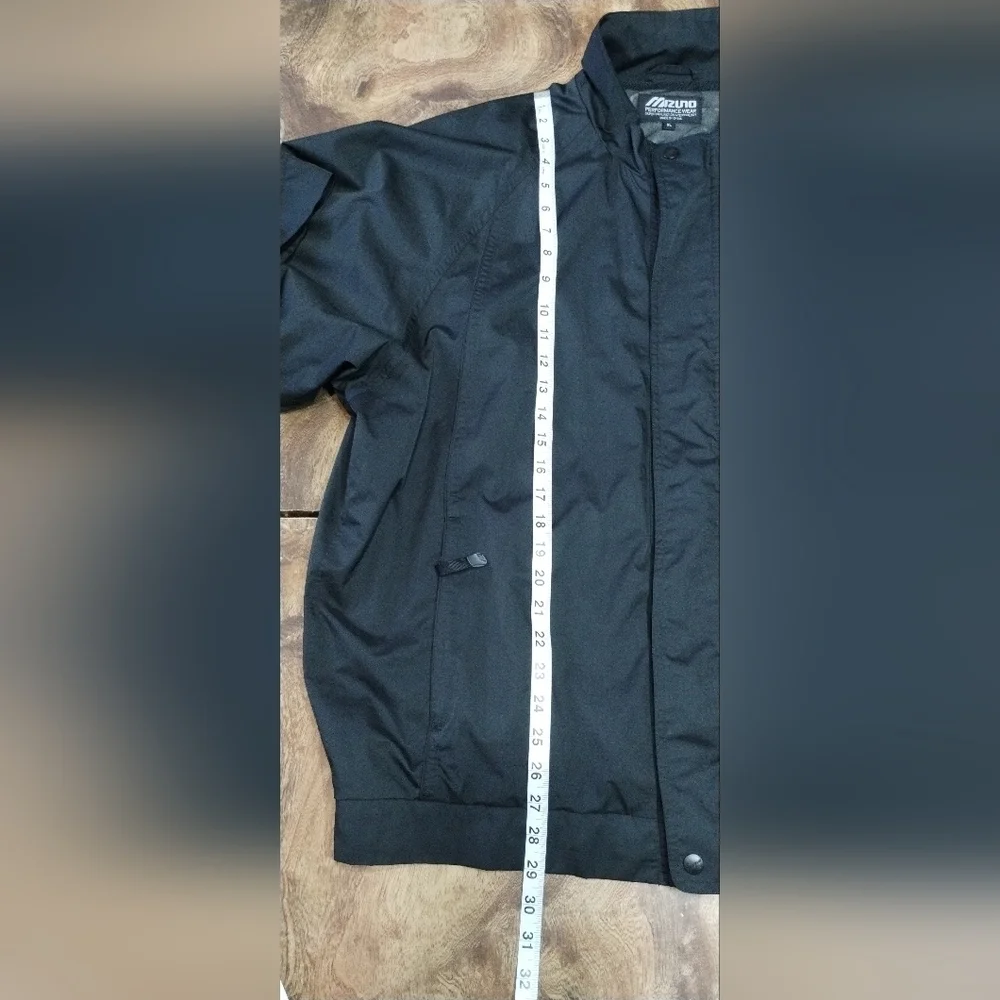 Mizuno Men's Classic Black Windbreaker Size (XL)